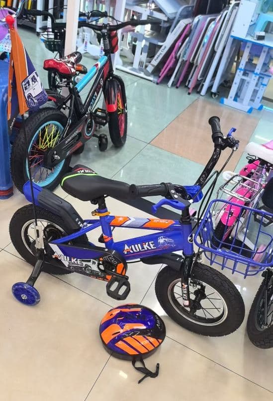 K08 Kids Bike with Safety Flag and Basket 2