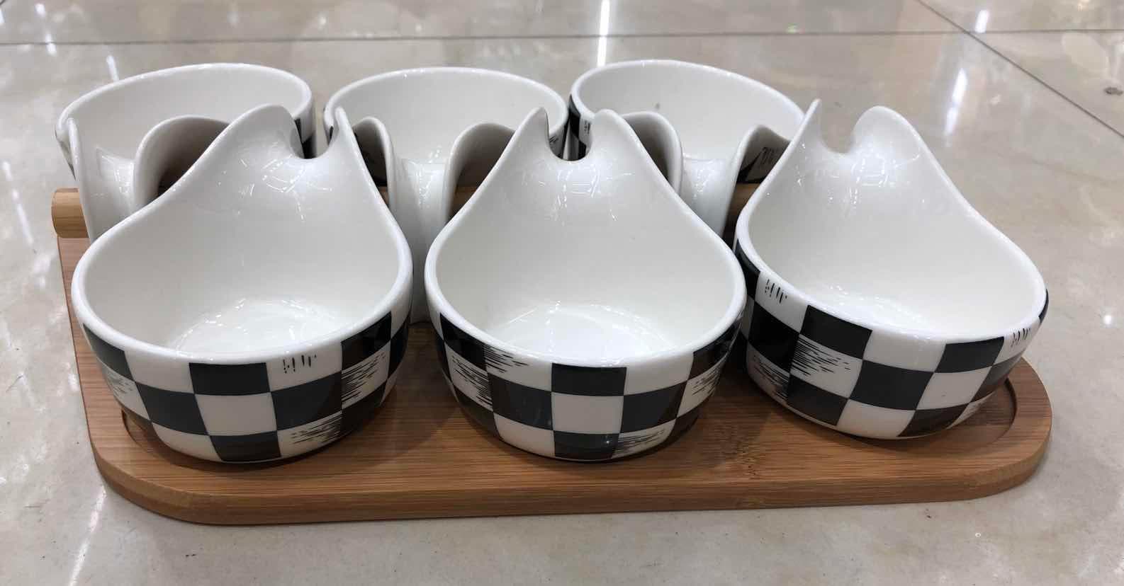 Chequerboard Teardrop Ceramic Dip Bowl Set on Bamboo Tray
