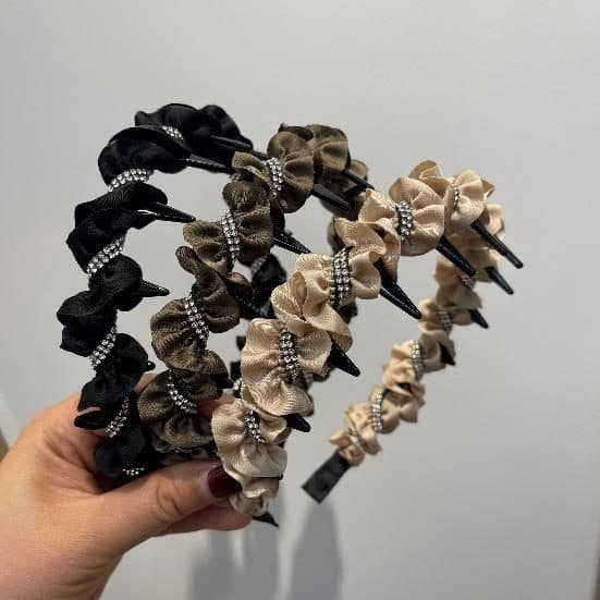 Flower Ruffle Headband with Teeth, Black and Cream