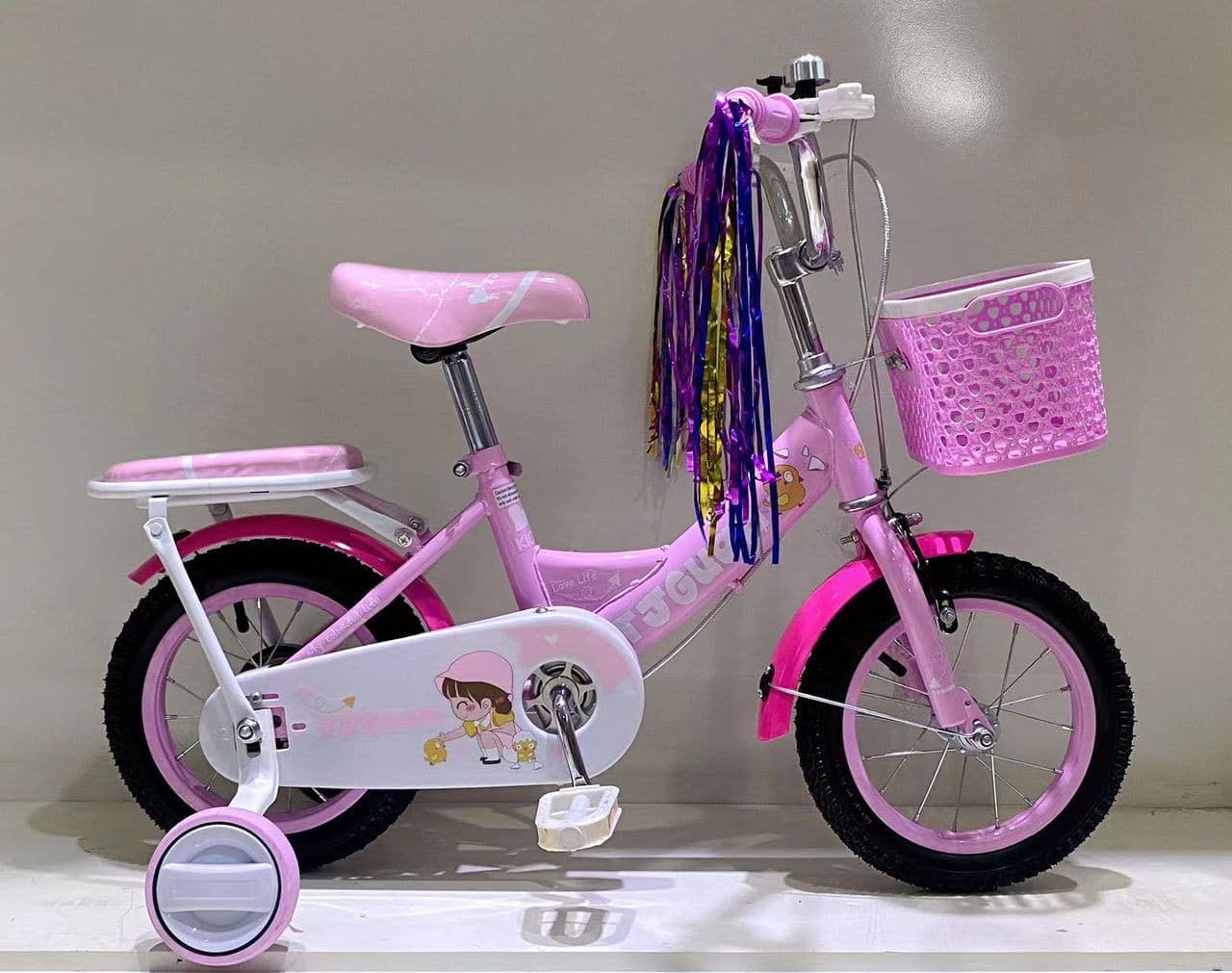 TJGUAN HJ08 Girls Bike with Streamers and Rear Rack