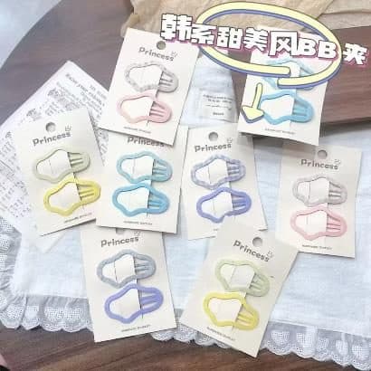 Pastel Outline Snap Hair Clips, Princess Card