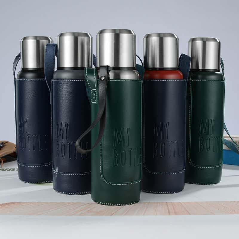 Diwangxin My Bottle Flask in Leather Sleeve with Strap