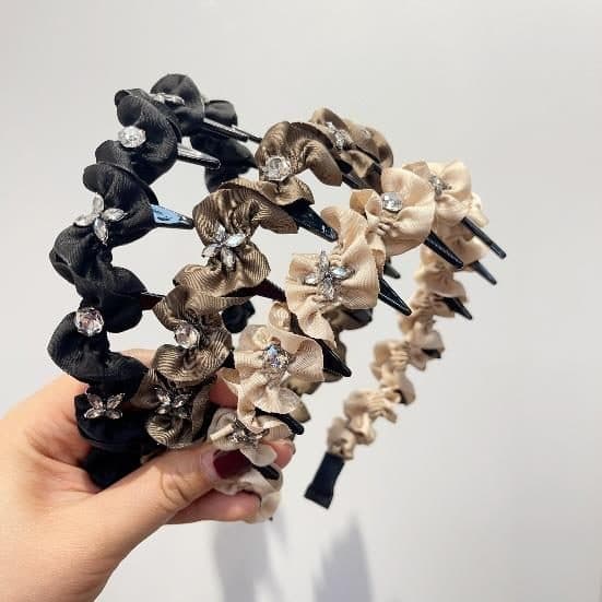 Flower Crystal Headband with Teeth, Brown and Black