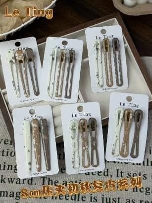 Korean Retro Pearl Snap Hair Clips, 8 cm, Cream and Gold