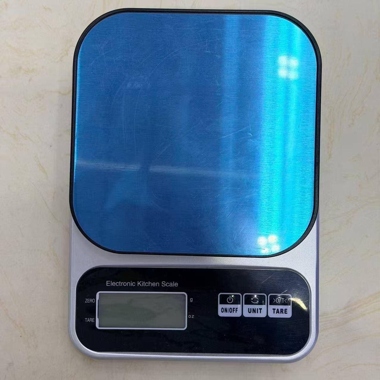 Kitchen Scale, Silver Body, Blue Steel Platform