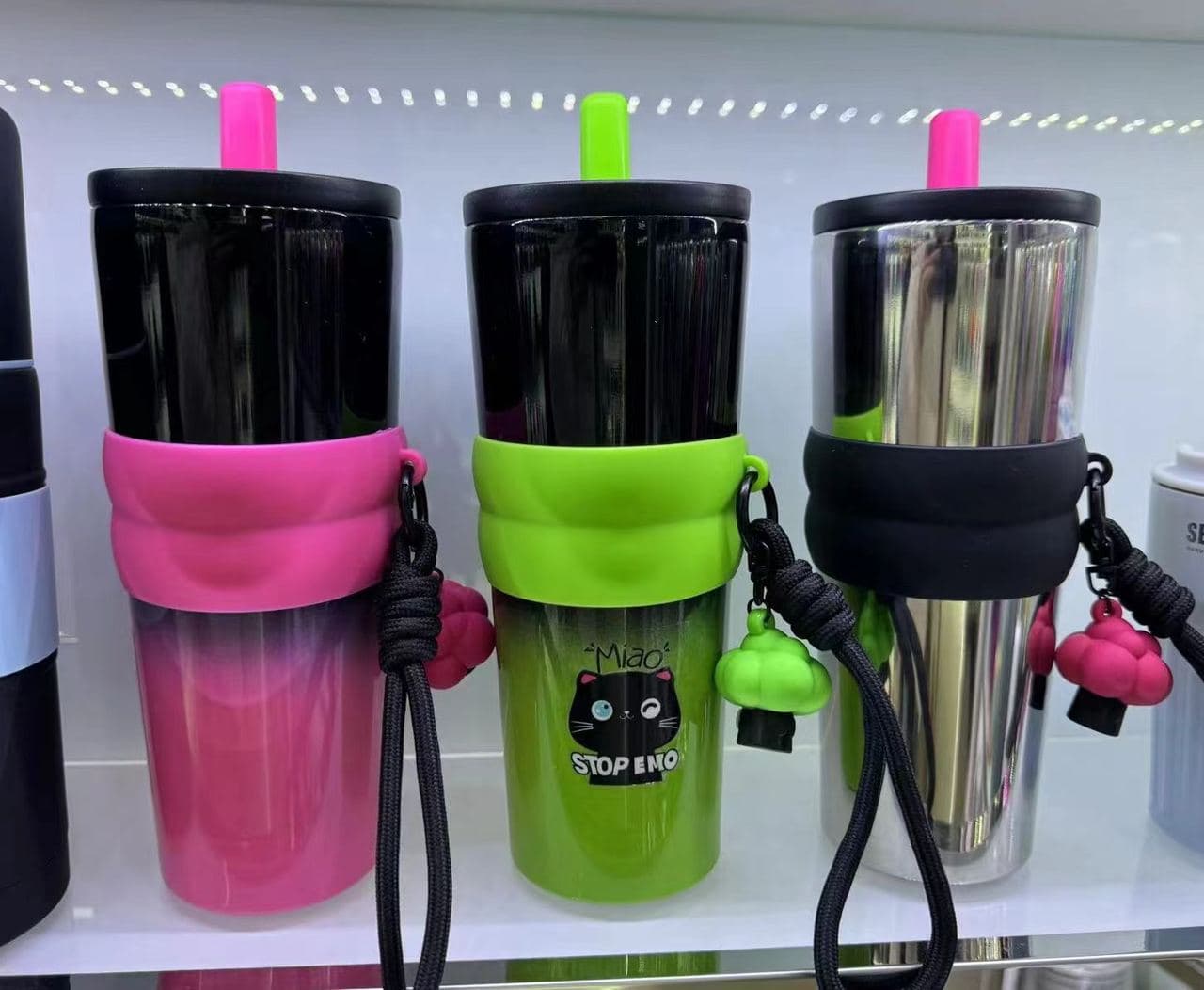 Diwangxin 9cb-175 Gradient Tumbler with Silicone Band and Straw, 700ml