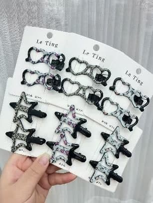 Black and Silver Glitter Star Snap Hair Clips