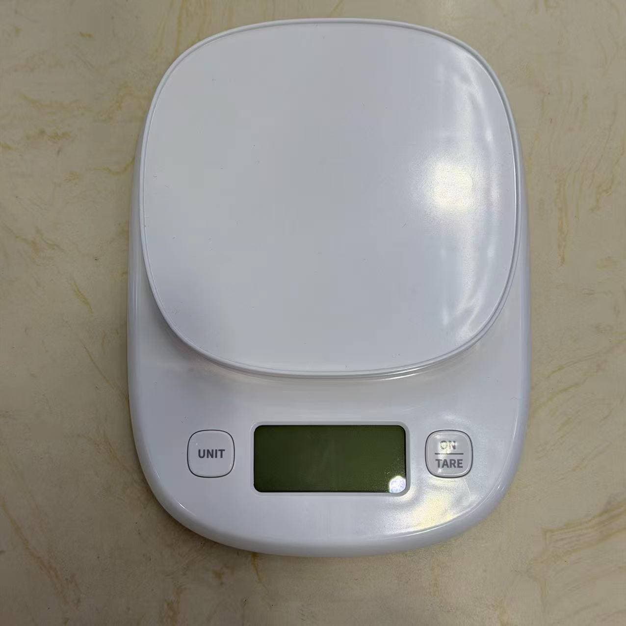 All-White Kitchen Scale with Oval Platform