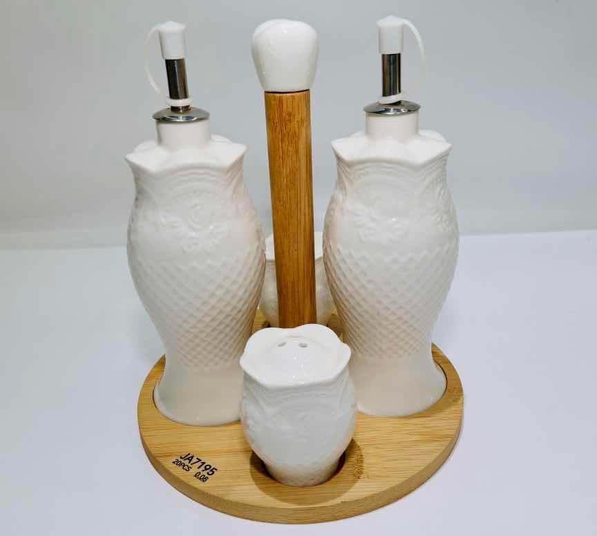 Fish-Scale Embossed Ceramic Oil and Vinegar Set with Shaker on Bamboo Stand