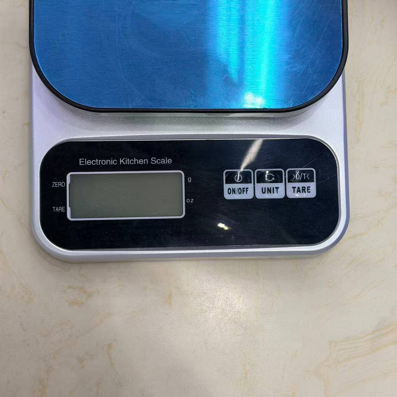 Kitchen Scale, Silver Body, Blue Steel Platform 5