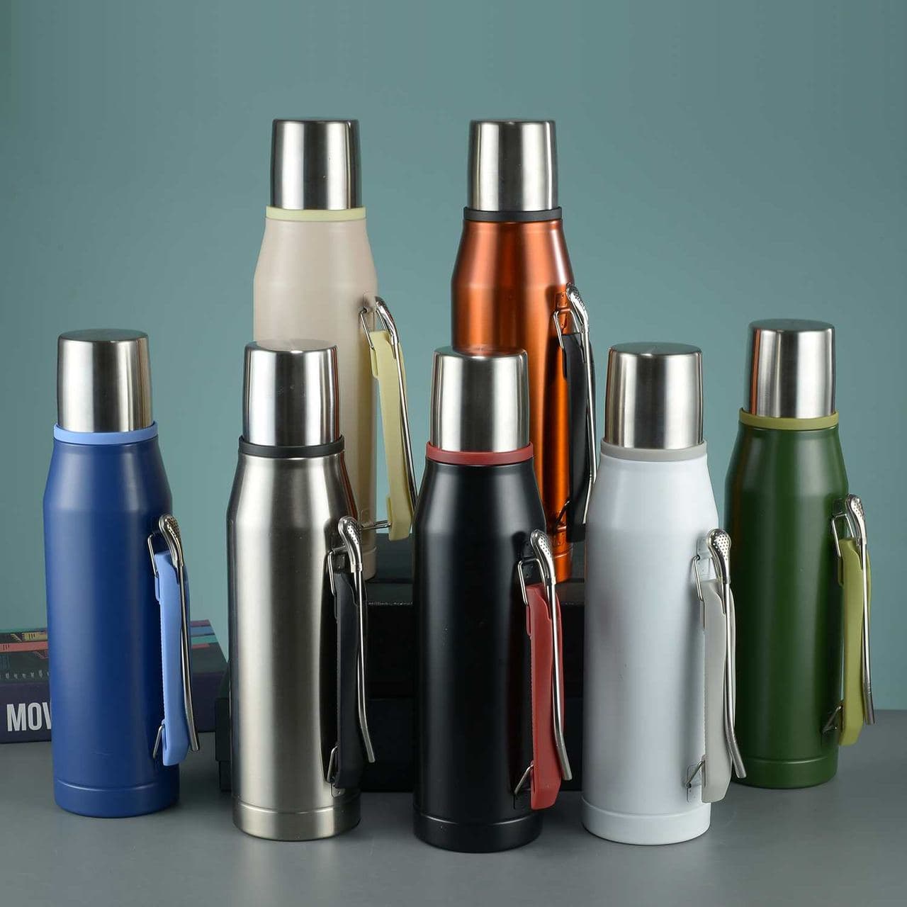 Diwangxin 5229 Vacuum Flask with Cup Lid and Side Strap, 1400ml 2