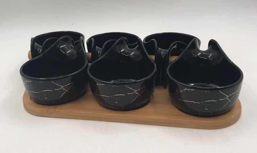 Black Marble-Effect Teardrop Ceramic Dip Bowl Set on Bamboo Tray