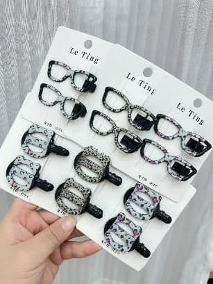 Black and White Glitter Outline Snap Hair Clips