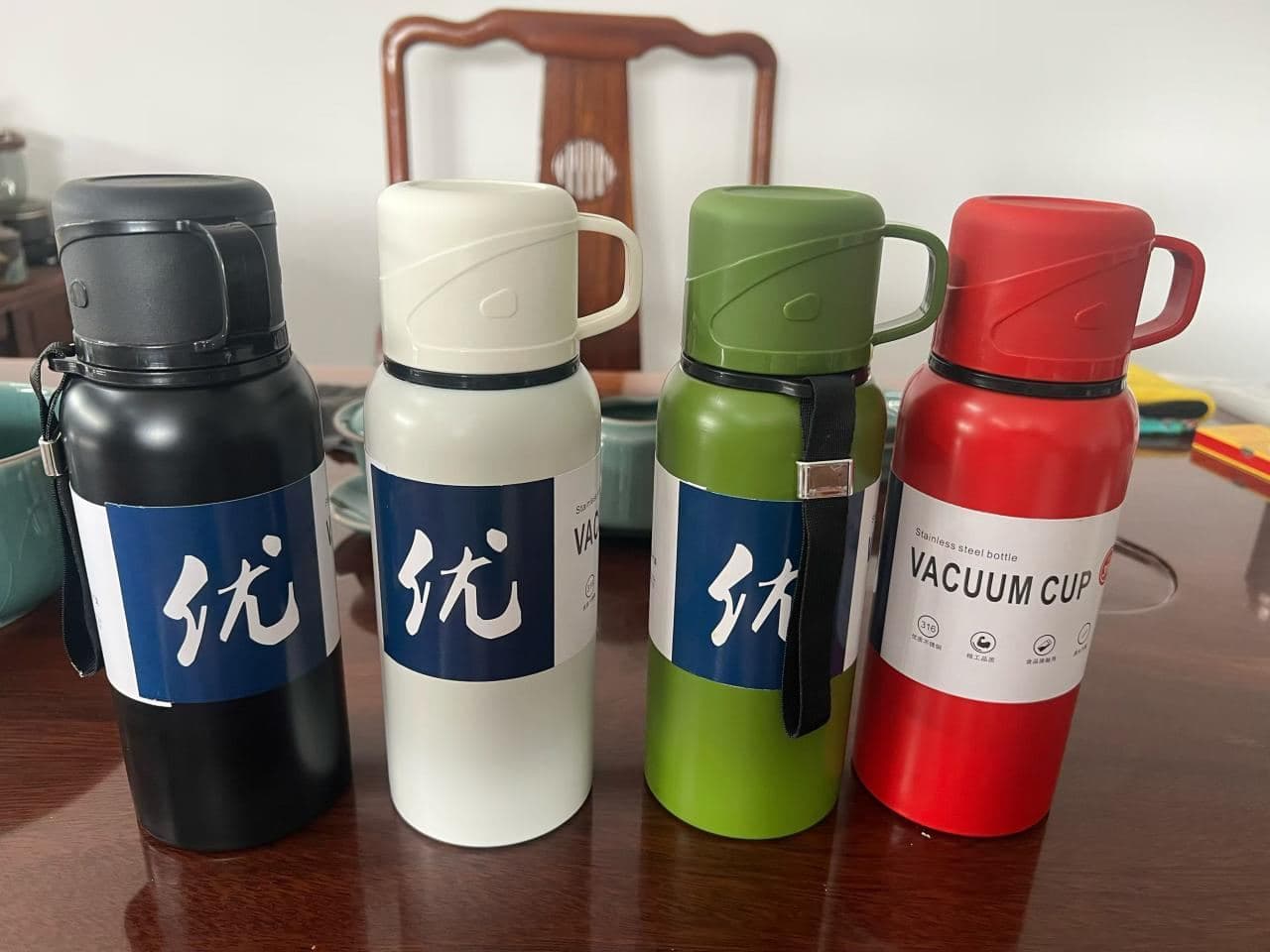 Stainless Steel Vacuum Flask, with Carry Handle, 600 ml, Ref. F125