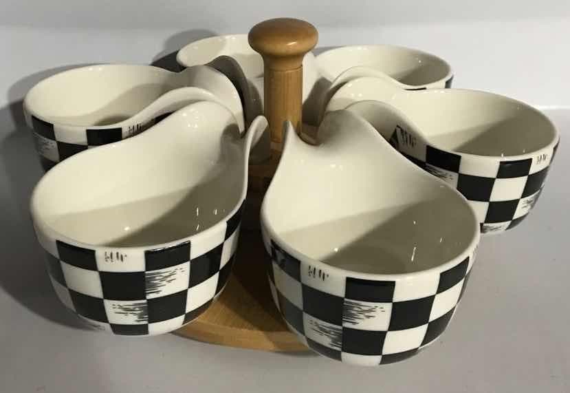 5-Piece Chequerboard Ceramic Bowl Set on Rotating Bamboo Base with Handle