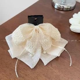 Ivory Textured Bow Claw Clip with Pearl