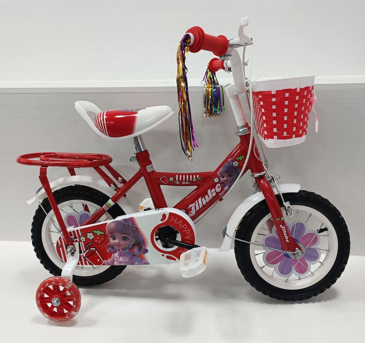 Q Girls Bike with Streamers and Backrest Seat