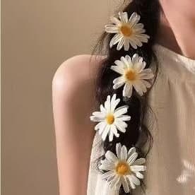 Daisy Hair Clips, White