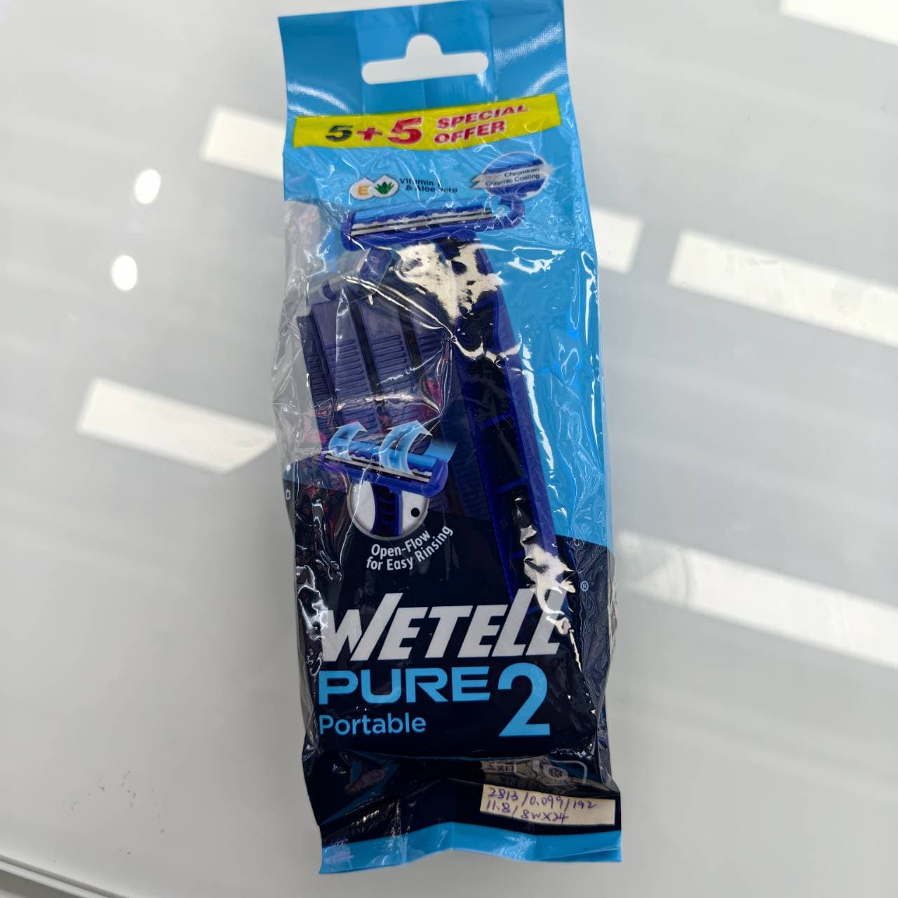 WeTell Pure 2 Twin Blade Disposable Razors, Open-Flow Head, Vitamin E, 10-Pack