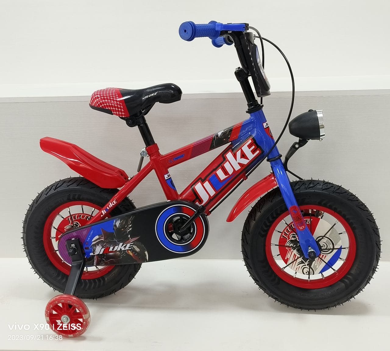 Jiluke YF-3 Kids Bike with 3.0 Tyres, Red and Blue